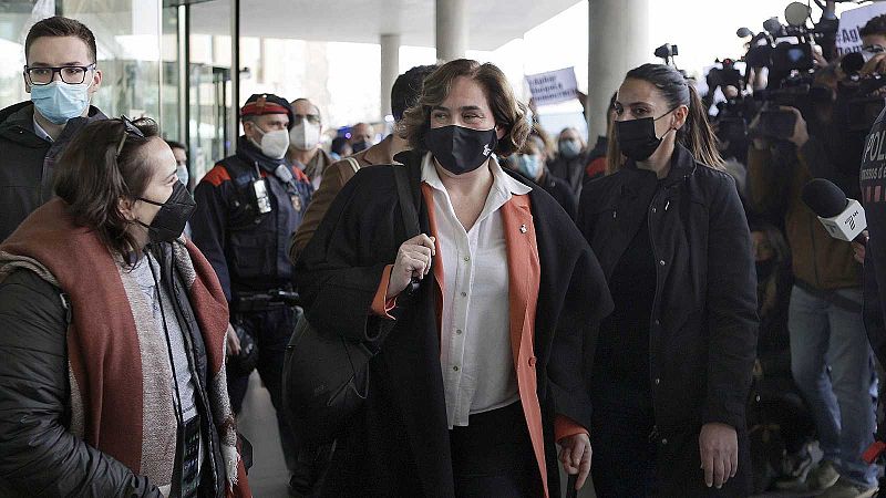 Colau dice que "no hay caso" por las subvenciones a entidades afines y carga contra la "mala fe" de los querellantes