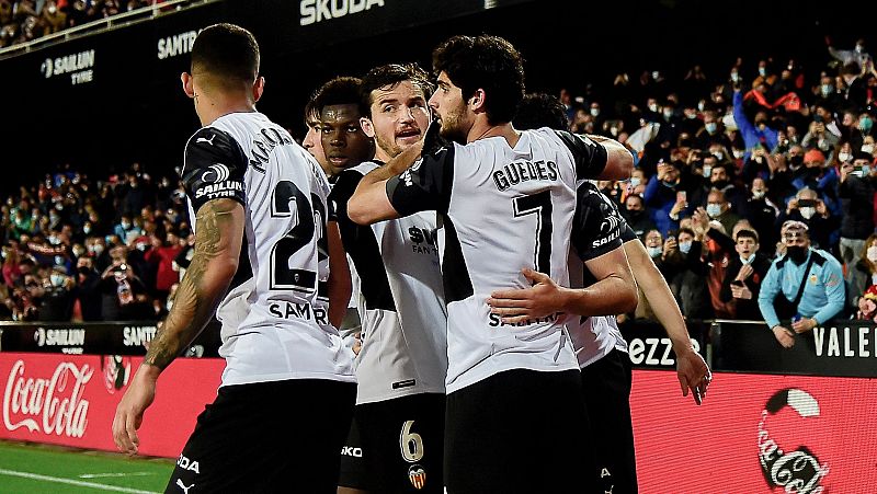 Valencia, Espanyol y Osasuna se hacen fuertes en casa y suman una nueva victoria