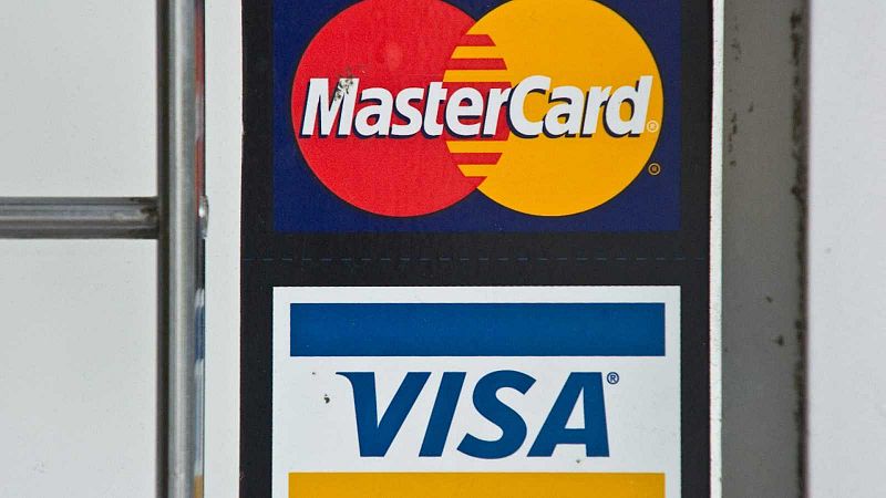 Visa, Mastercard y American Express suspenden todas sus operaciones en Rusia