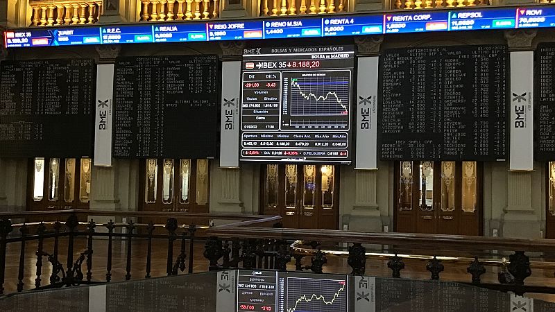 El IBEX pierde un 0,99% en una jornada marcada por la volatilidad, con el petr�leo y el gas disparados