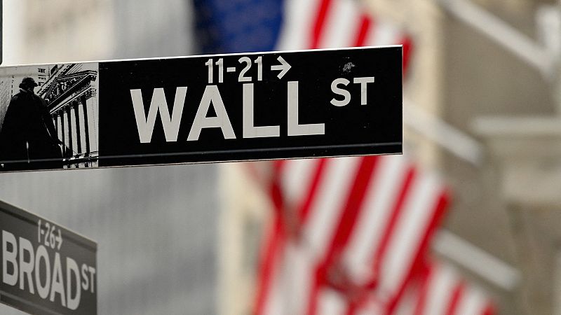 Wall Street sufre su peor día del año y el Dow Jones cae por debajo de su último máximo histórico