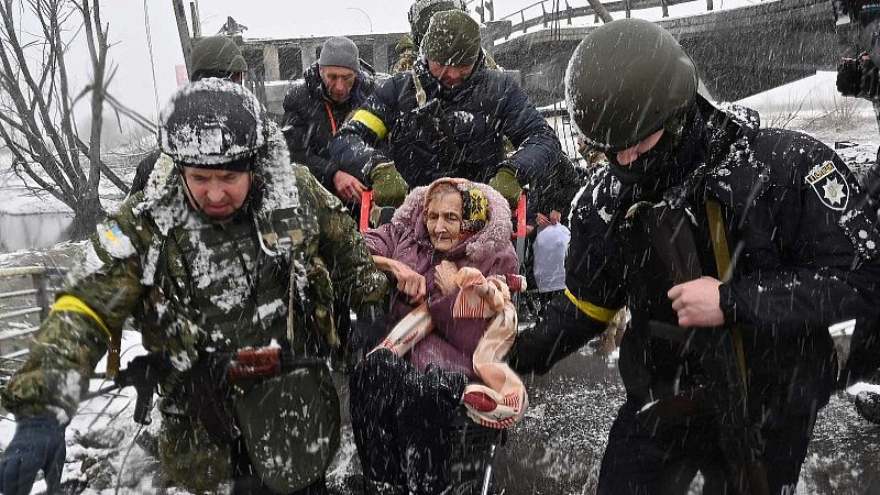 Ucrania evacúa a civiles atrapados en las ciudades de Sumy e Irpin