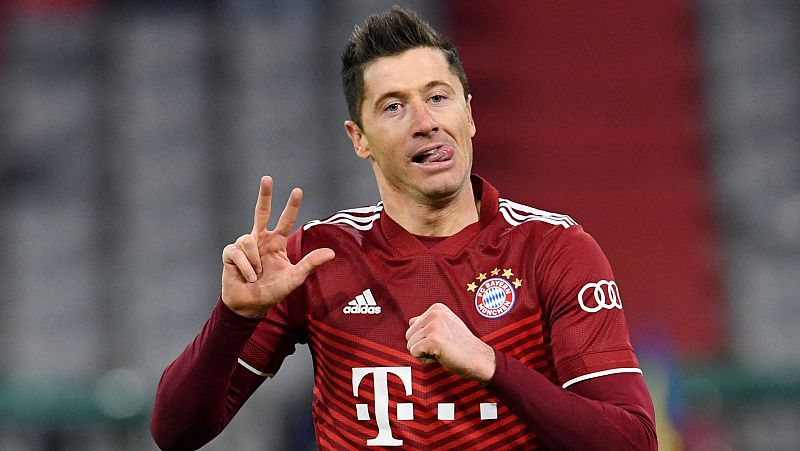 El Bayern se pega un festín ante el Salzburgo y el Liverpool se clasifica con sufrimiento