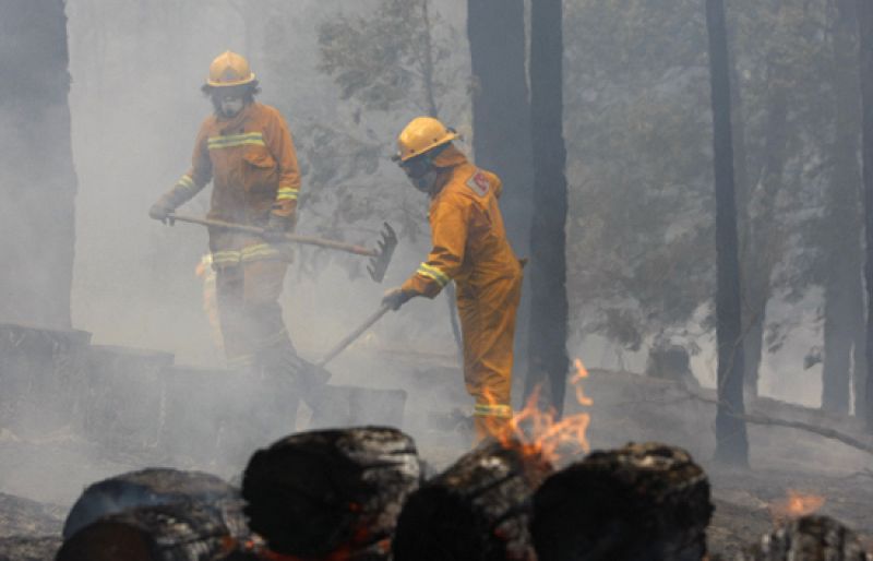 En Australia las llaman siguen acechando e impiden rescatar a los cadáveres