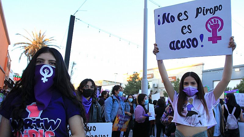 "Ser mujer en México es salir a diario con miedo": el significado del 8M para seis jóvenes mexicanas