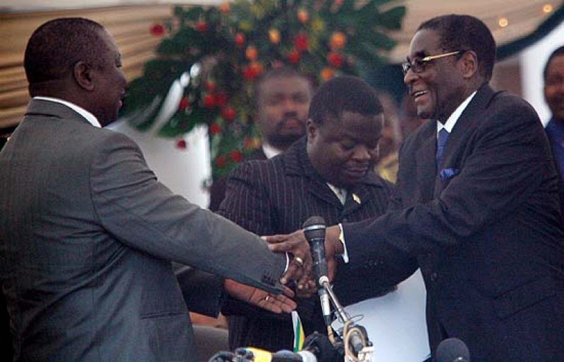Morgan Tsvangirai jura ante Mugabe el cargo de primer ministro de Zimbabue