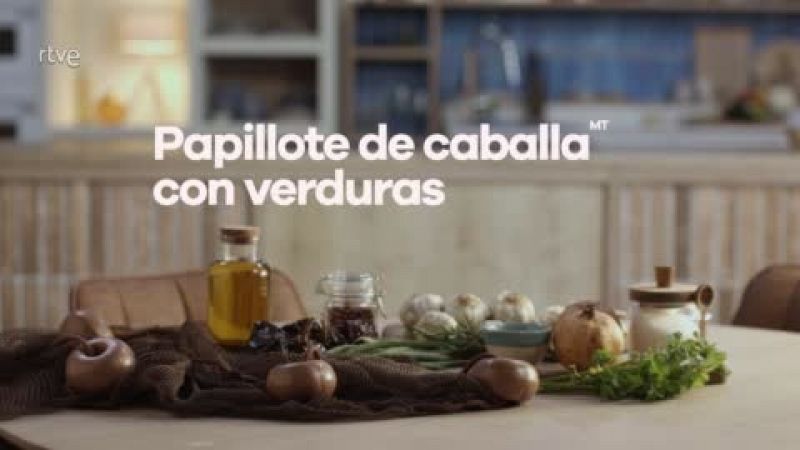 Aligera tus mens de Navidad con esta receta de papillote de caballa con verduras