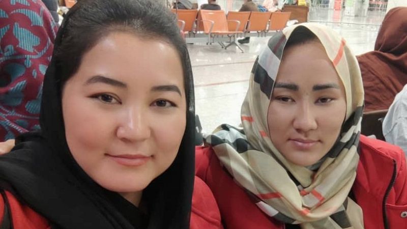 Latifa Sakhizadeh, deportista afgana, llega a España: "Espero que el mundo no se olvide de las mujeres de Afganistán"