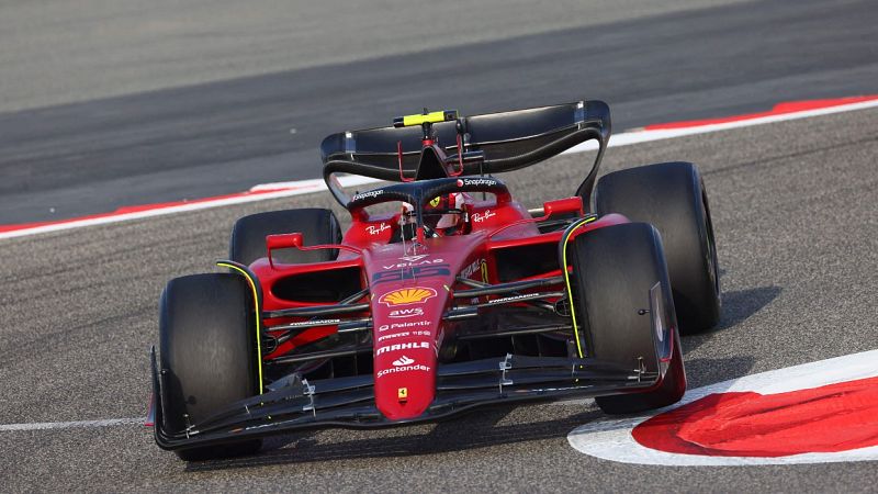 Carlos Sainz brilla en la primera jornada del test de pretemporada de Baréin