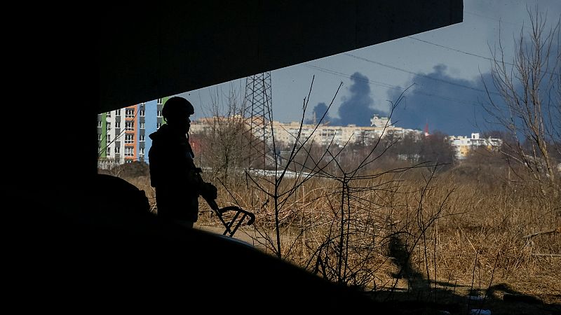 Las tropas rusas intensifican los ataques en Kiev y Ucrania denuncia bombardeos en la evacuación de civiles