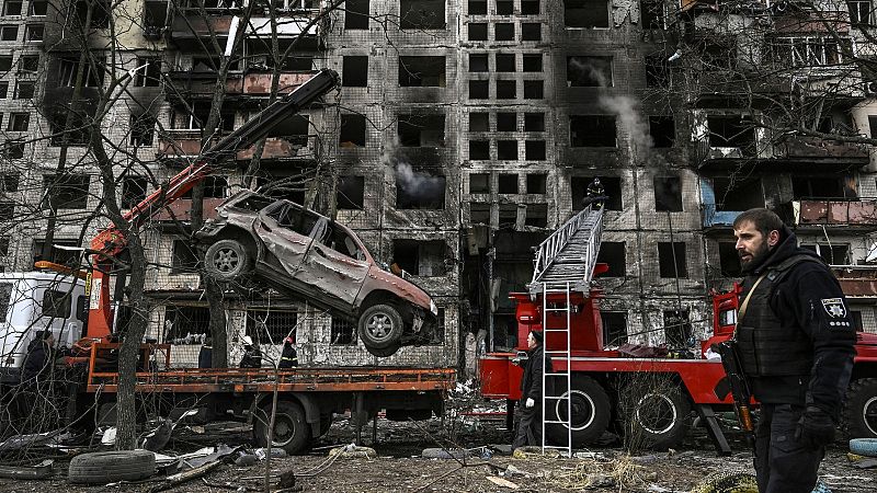 Rusia estrecha el cerco sobre Kiev con nuevos bombardeos que dejan al menos tres muertos