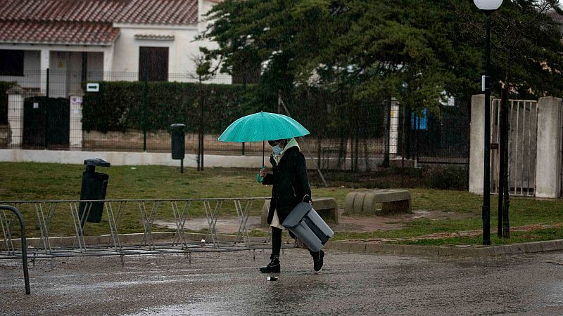 La borrasca Celia pone en alerta a once comunidades por fuertes lluvias, viento y mala mar
