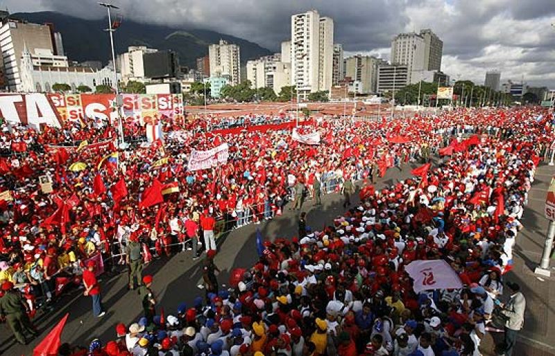 Chávez dice que con el referendo "llegó la hora de la victoria definitiva"