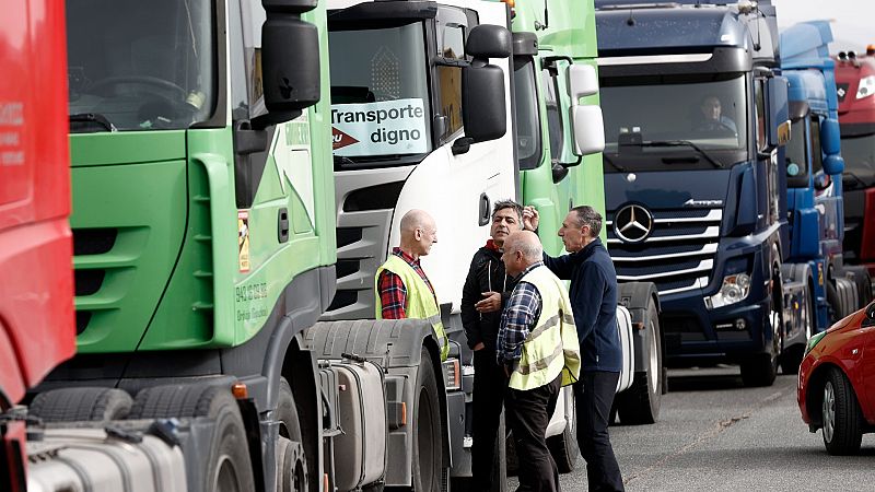 Las claves del paro de transportistas: quiénes bloquean las carreteras y cuáles son sus motivos