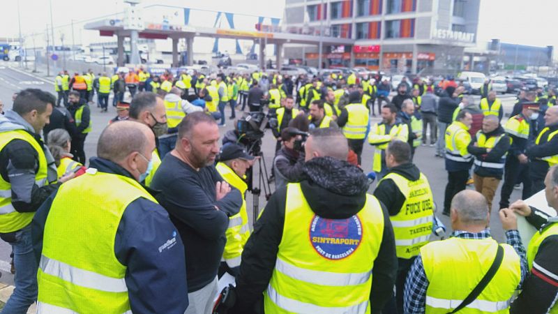 Marxa lenta de camions fins a la Zona Franca de Barcelona