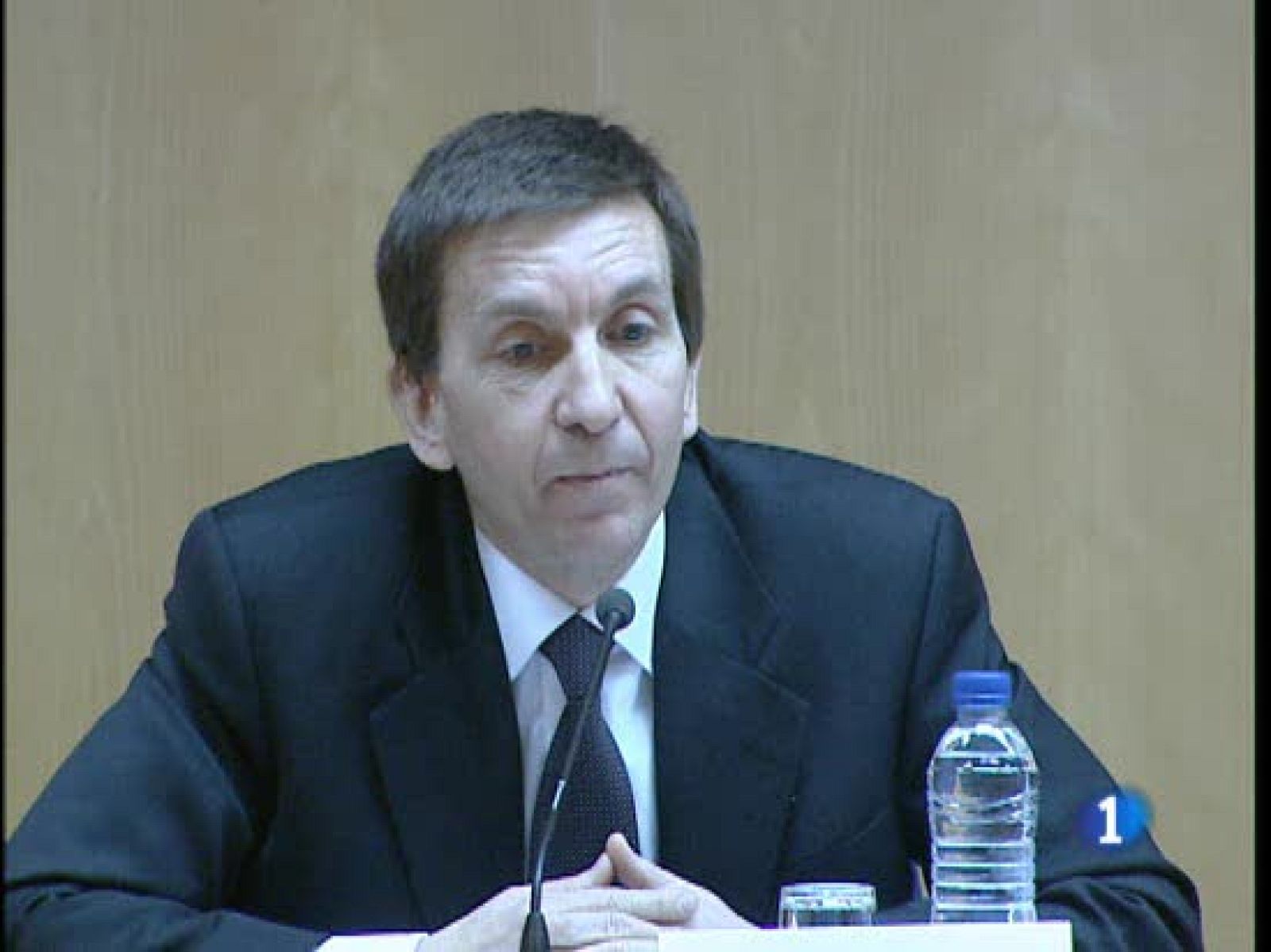 La fiscalía niega maltrato a menores | Ver