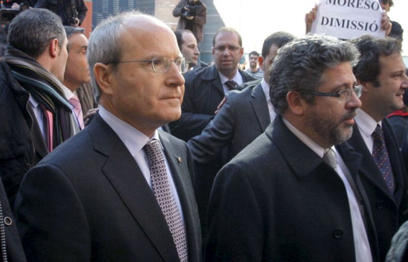 Cinco universitarios anti Bolonia se abalanzan sobre la comitiva de Montilla