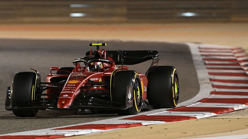 Leclerc y Sainz firman el inicio soñado de Ferrari con un doblete en Baréin