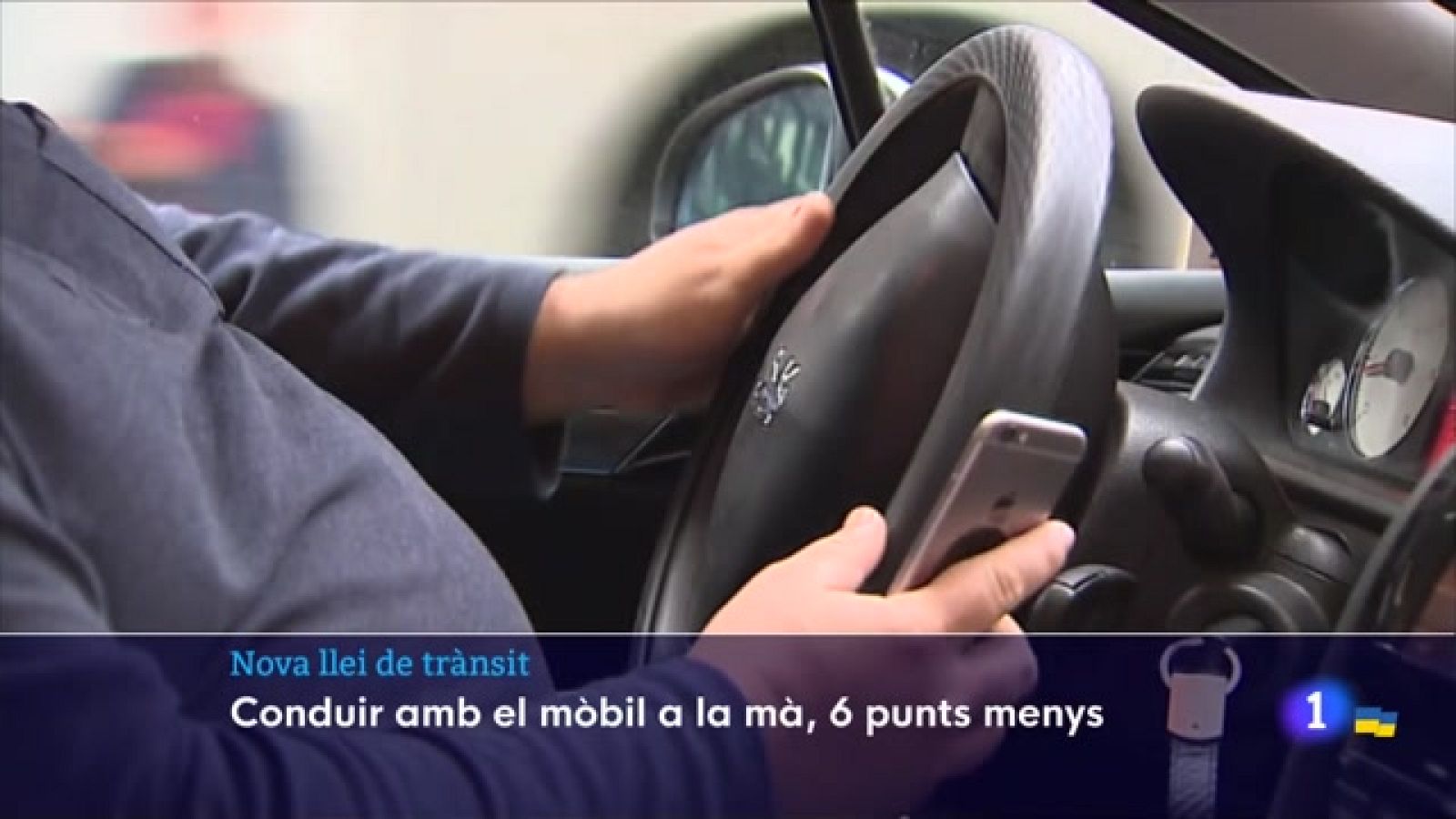 Sis punts menys per manipular el mòbil al volant