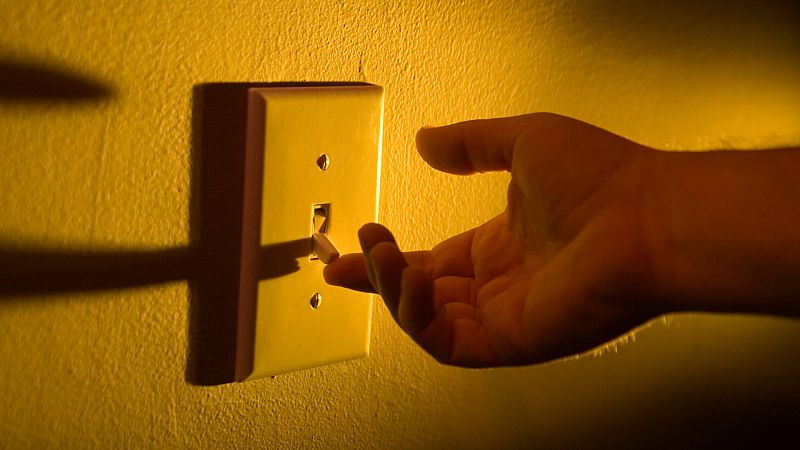 Ribera rectifica y descarta ahora proponer a la UE limitar el precio de la luz a 180 euros el megavatio hora