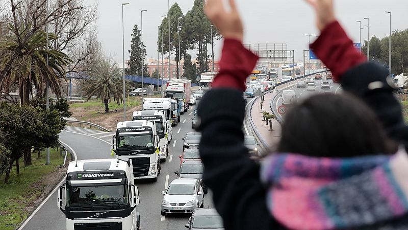 Nuevas patronales de transportistas se suman al paro en su noveno día creando más problemas de suministros