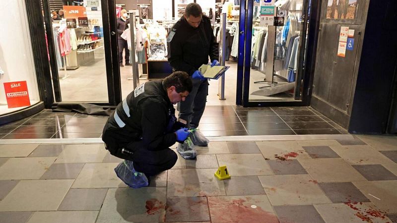 Cuatro muertos en un atentado en un centro comercial al sur de Israel