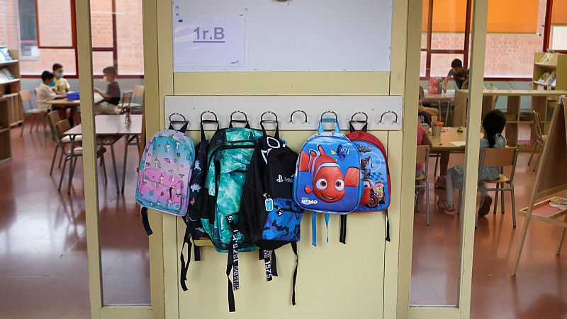 JxCat da marcha atrás en la ley de política lingüística en Cataluña y pide buscar un "nuevo consenso"