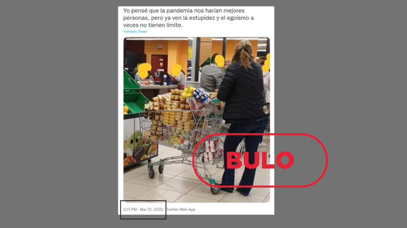 La foto de esta mujer con el carro de la compra lleno no es de ningún desabastecimiento actual