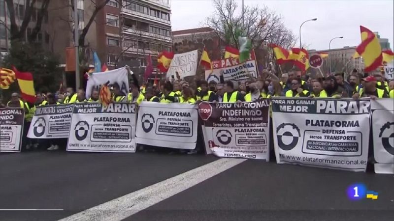 Segueixen les protestes tot i l'acord amb les patronals dels transportistes