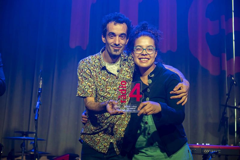Ràdio 4 lliura el Premi Disc Català de l'Any 2021 a Marcel i Júlia per l'àlbum 'En òrbita'