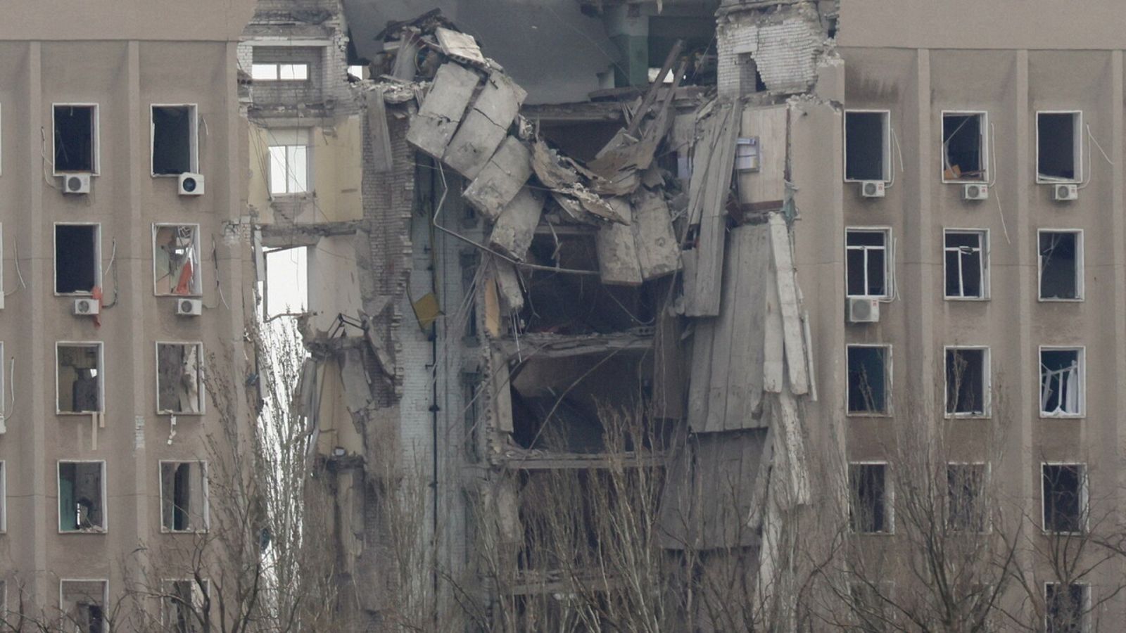 Rusia y Ucrania negocian en Turquía mientras se abren tres corredores humanitarios para evacuar civiles - Ver ahora