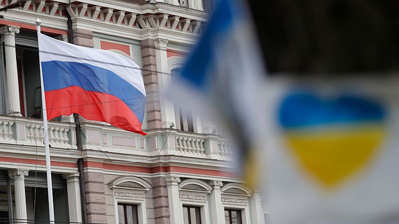 Bélgica, Países Bajos y República Checa expulsan a decenas de diplomáticos rusos acusados de espionaje