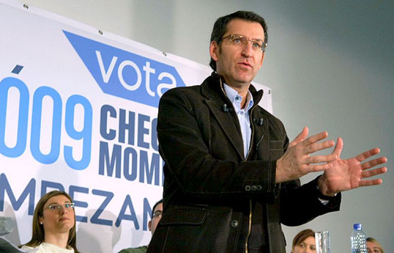 Feijoo promete sacar a la venta las viviendas vacías y ZP quiere "limpiar los despachos de caciques"