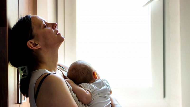 Madres solteras denuncian discriminación en los permisos maternales