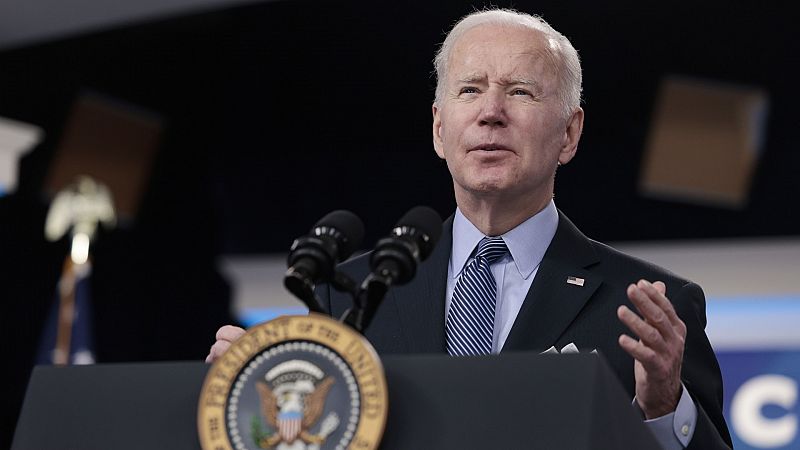 Biden liberará un millón de barriles diarios de petróleo de sus reservas para combatir el alza de la gasolina