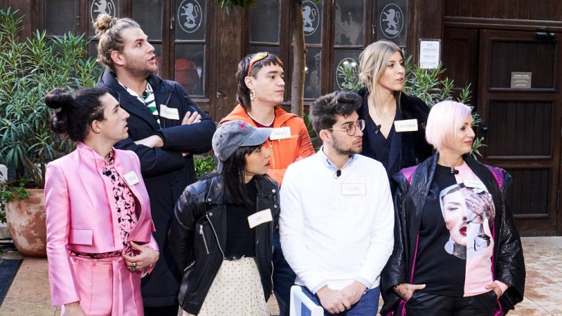 Un concursante de Maestros de la Costura deja impactados a los jueces con sus dos looks