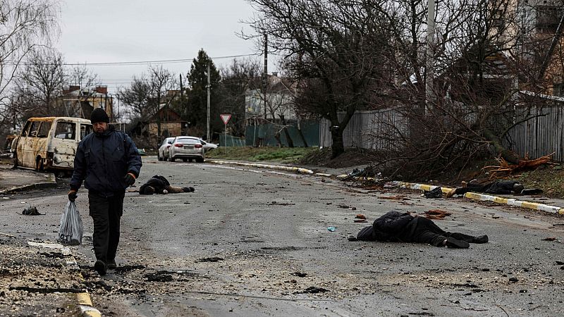 La masacre de Bucha: cadáveres maniatados, fosas comunes y caminos sembrados de minas