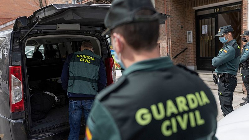 Un hombre con una orden de alejamiento mata presuntamente a su hijo de 11 años en Sueca