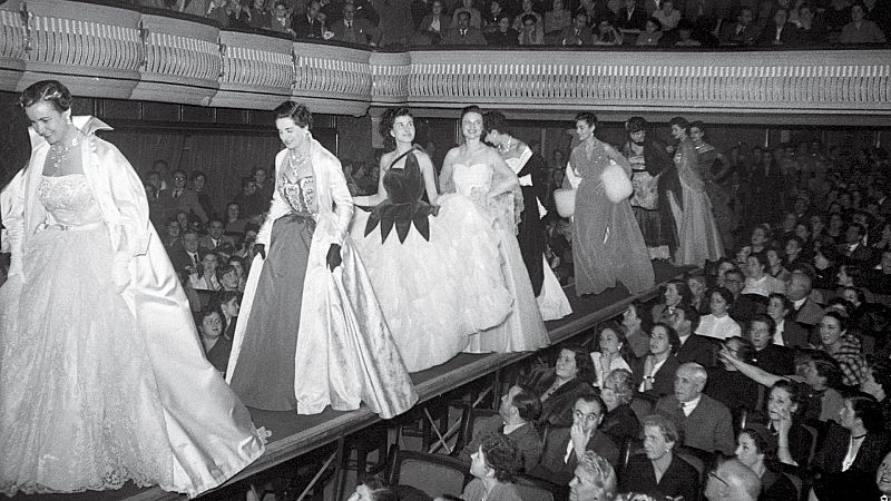 Historia de los concursos de moda: de 'El vestido de 4 pesetas' a 'Maestros de la costura'