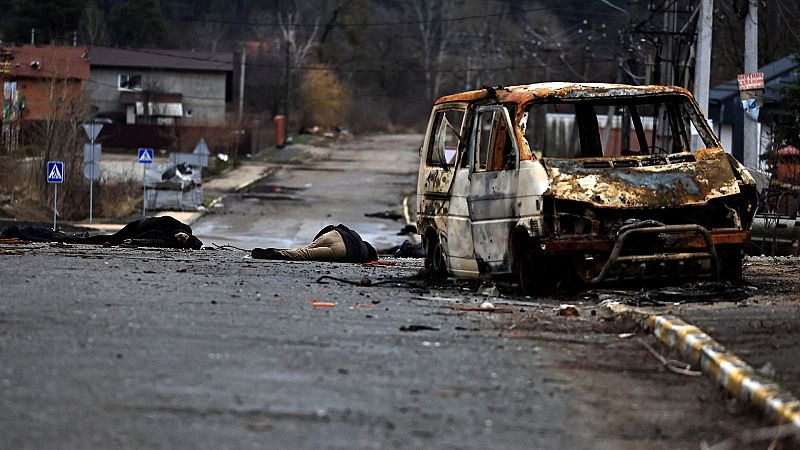 La barbarie de las tropas rusas en Bucha: "Pararon un coche de una familia con niLa barbarie de las tropas rusas en Bucha: "Pararon un coche de una familia con niños y los mataron a todos"