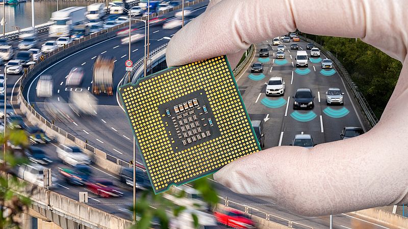 La carrera de los chips en España: crear fábricas llevará años mientras la escasez lastra a la automoción