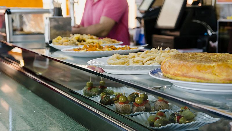 ¿Estamos ante el fin de las tapas gratis en Granada? Los hosteleros muestran diferentes posturas