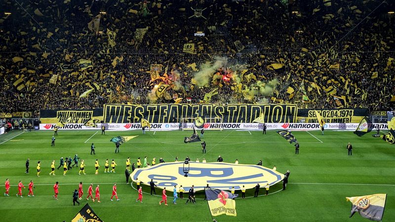 La televisión rusa suspende la emisión del Borussia - Leipzig por los mensajes de apoyo a Ucrania