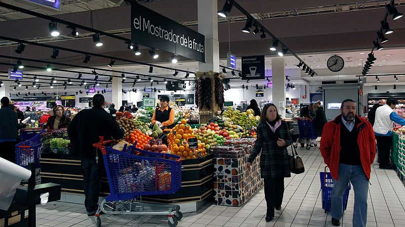 La cesta de la compra costará 500 euros más al año por el alza de los alimentos, según la OCU