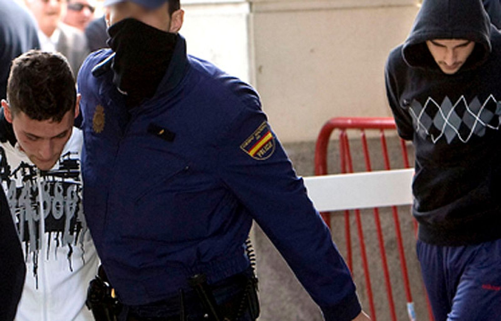 El asesino confeso de Marta llega al juzgado | Ver