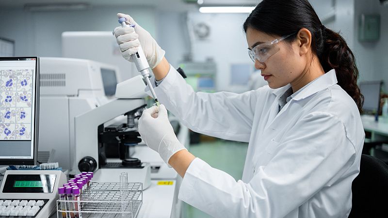 Científicos de Cambridge descubren un método para rejuvenecer 30 años las células humanas de la piel