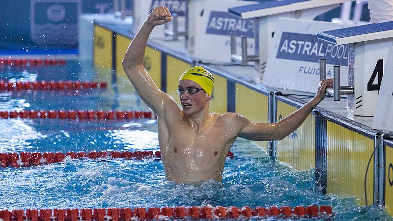 El nadador de 17 años Carlos Garach causa sensación al lograr la mínima para el Mundial absoluto en 1.500