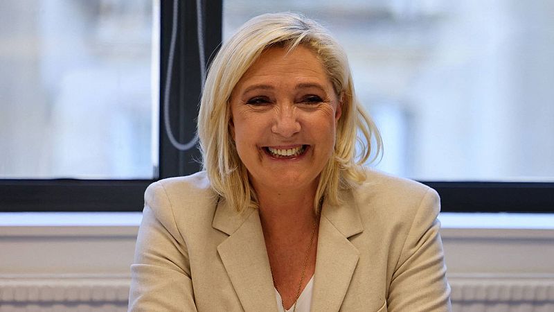 Le Pen y Zemmour fagocitan a la derecha tradicional y disparan a la extrema derecha en su tercer asalto al Elíseo