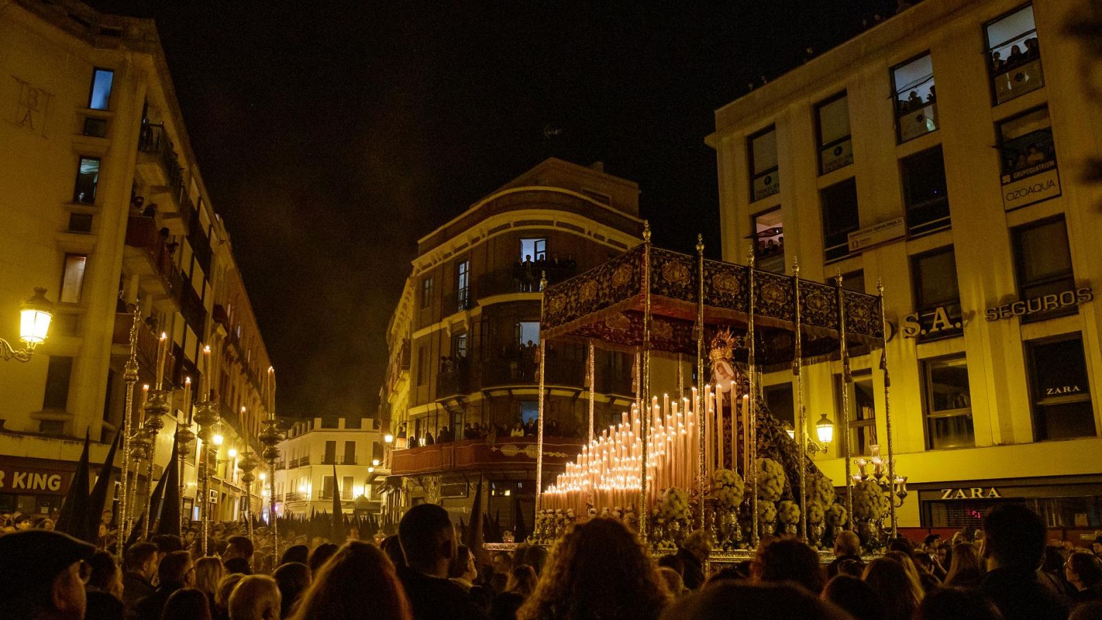 Semana Santa: La Madrugá vuelve a Sevilla | Ver