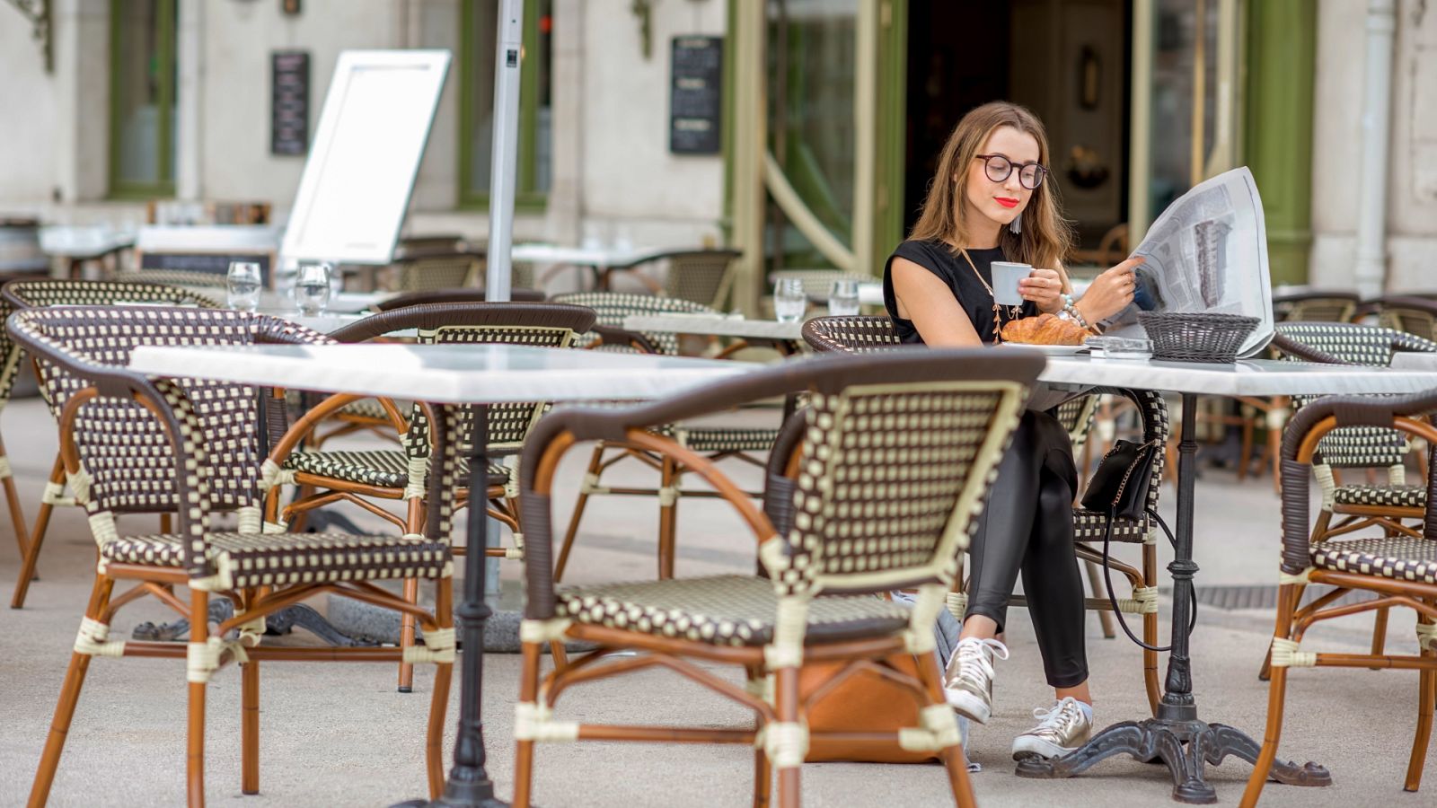 El último voceador de prensa de París: más de 50 años vendiendo periódicos en las calles